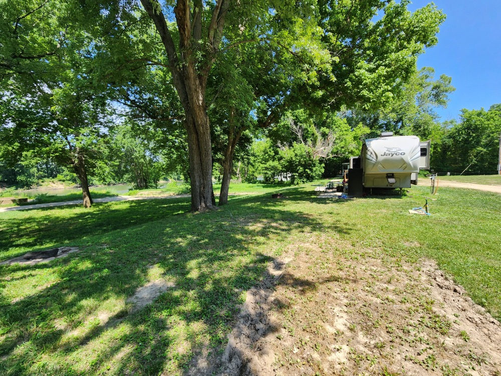 Belle River Retreat RV Park on the Gasconade River, Missouri